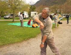 Une boule, a se brosse, a se caresse, a se travaille ...